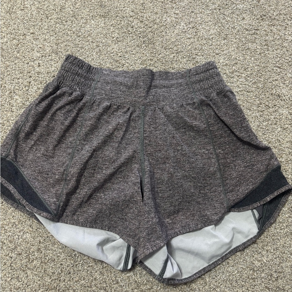 Lululemon Women's Gray Hotty Hot Shorts 0 (HR 4”)